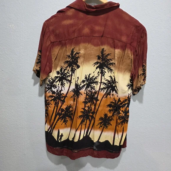 Pineapple Connection SS Button up Hawaiian Shirt Men's Size S Hawaiian Sunset - Picture 3 of 7